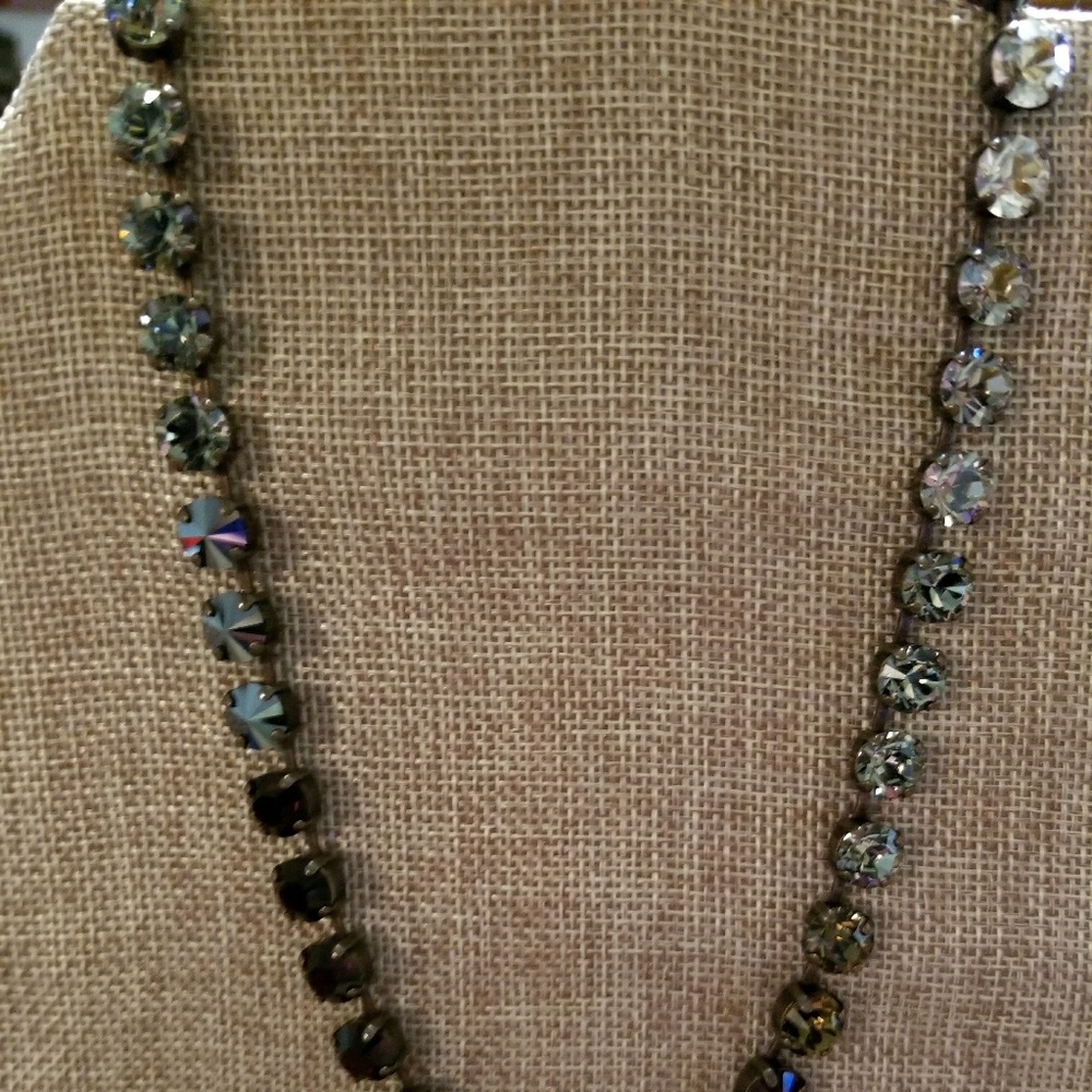 Sabika choker necklace.